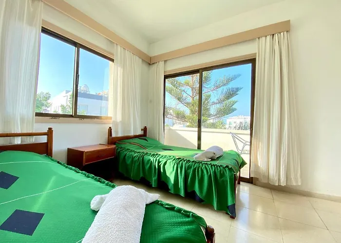 アパートホテル Kaan & 3*